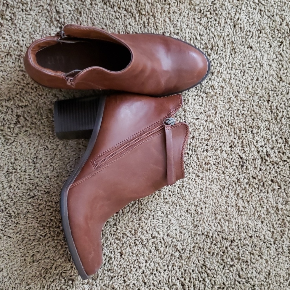 ANKLE BOOTS with 2 in heel:ONLY WORN ONCE!